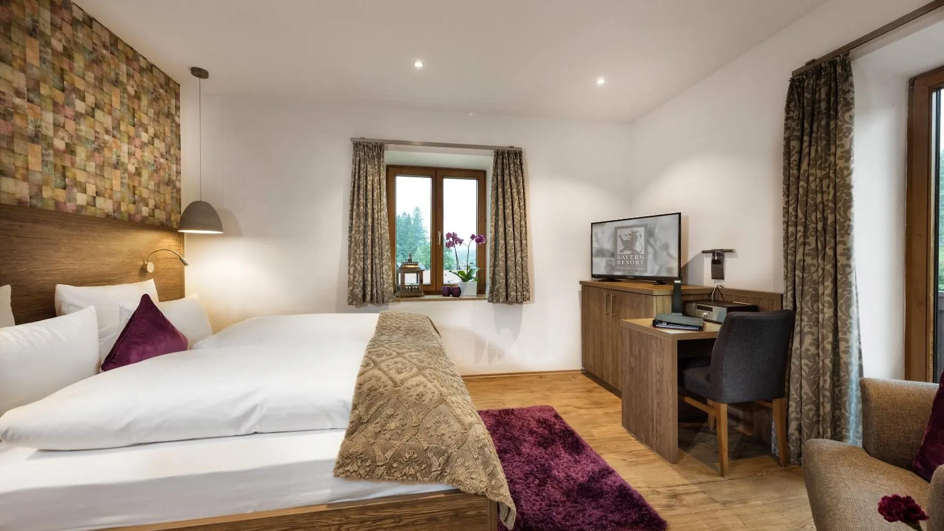 Bayern Resort Hotel - Adults Only - Mit Zugspitzblick - Eibsee-Naehe - Wellnessbereich - Naturpool Im Sommer Grainau Germany