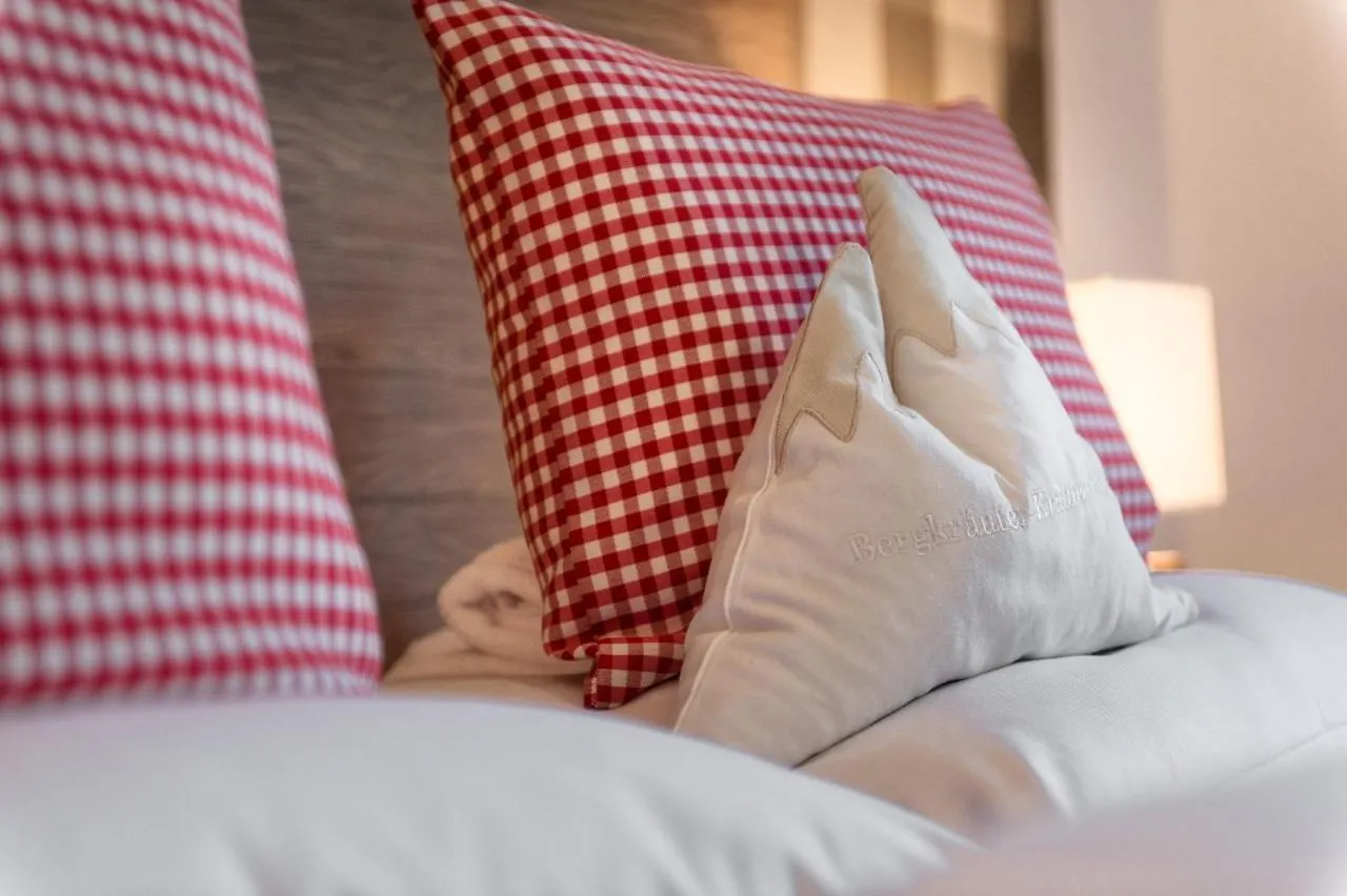 Bayern Resort Hotel - Adults Only - Mit Zugspitzblick - Eibsee-Naehe - Wellnessbereich - Naturpool Im Sommer Grainau