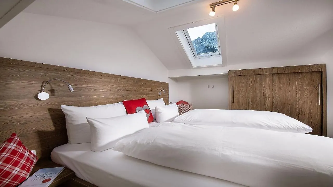 Bayern Resort Hotel - Adults Only - Mit Zugspitzblick - Eibsee-Naehe - Wellnessbereich - Naturpool Im Sommer Grainau
