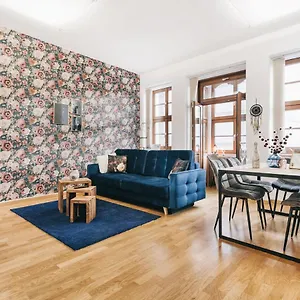 STYLE Residenz Dresden direkt an der Frauenkirche NETFLIX Dresden