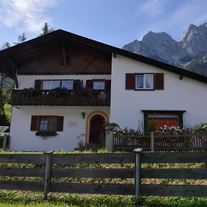 Bed & Breakfast Gaestehaus Kerschbaum