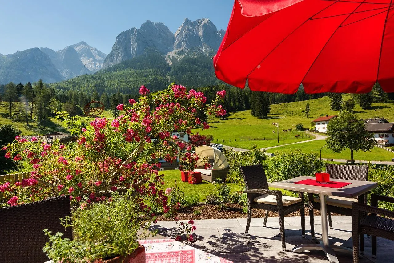 Bayern Resort Hotel - Adults Only - Mit Zugspitzblick - Eibsee-Naehe - Wellnessbereich - Naturpool Im Sommer Grainau