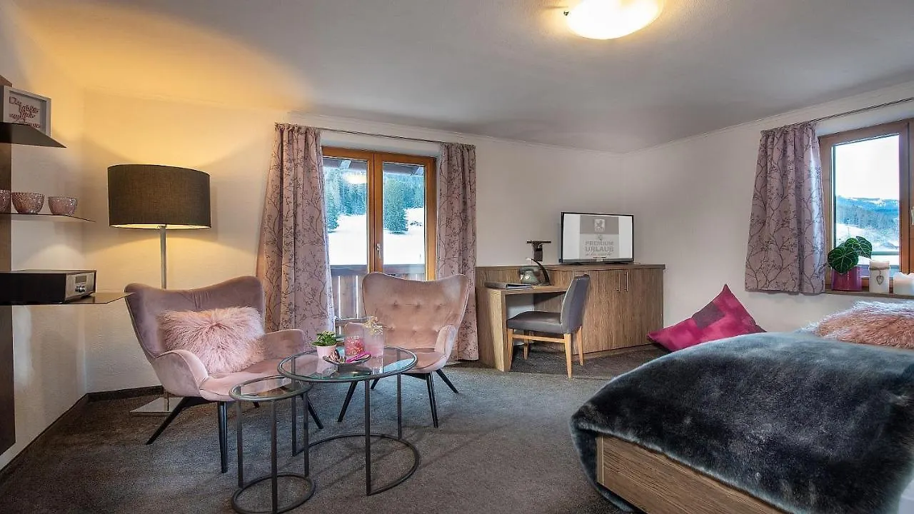 Bayern Resort Hotel - Adults Only - Mit Zugspitzblick - Eibsee-Naehe - Wellnessbereich - Naturpool Im Sommer Grainau